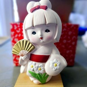 Japanese kabuki girl Geisha girl doll Kawail cute 5 inches